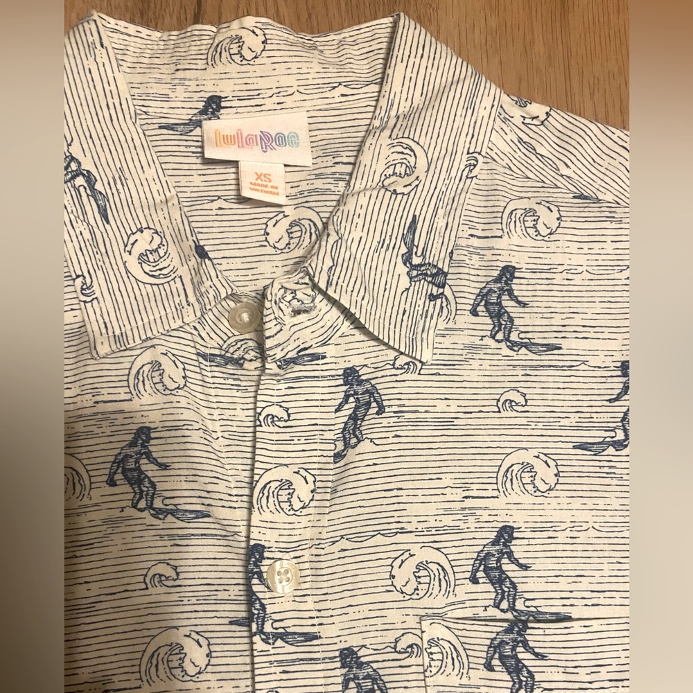 Lularoe Micheal Button Down Casual, 1 pocket Shirt. Pit to pit = 21” - Picture 4 of 8
